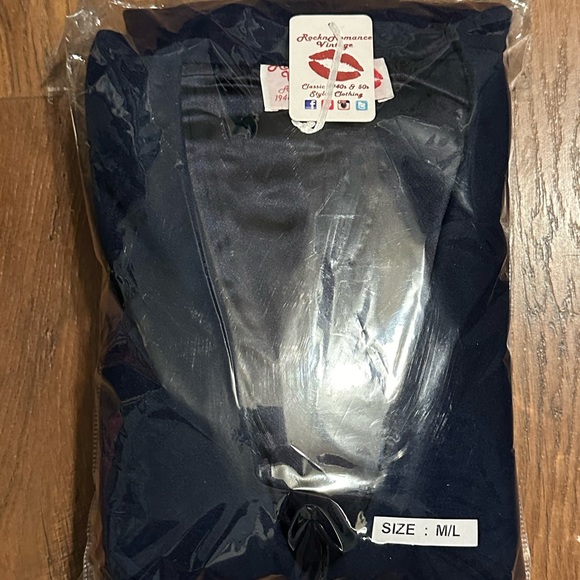 The "Monroe" Wrap Coat in Navy Blue - Picture 5 of 6